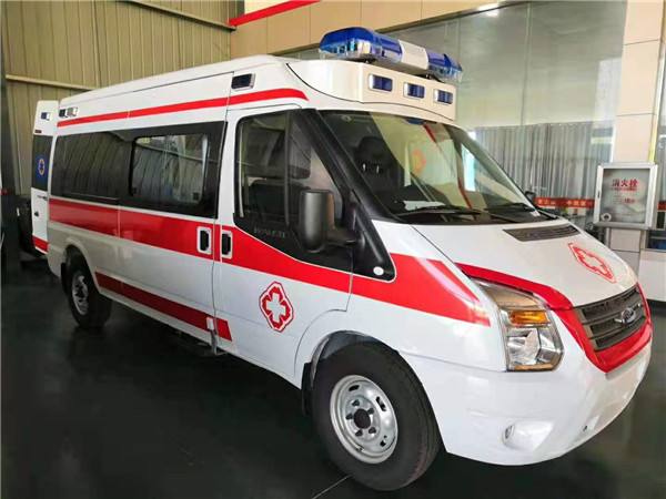 修武县福特V362救护车
